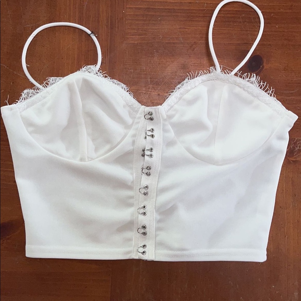 Crop top clip in front.